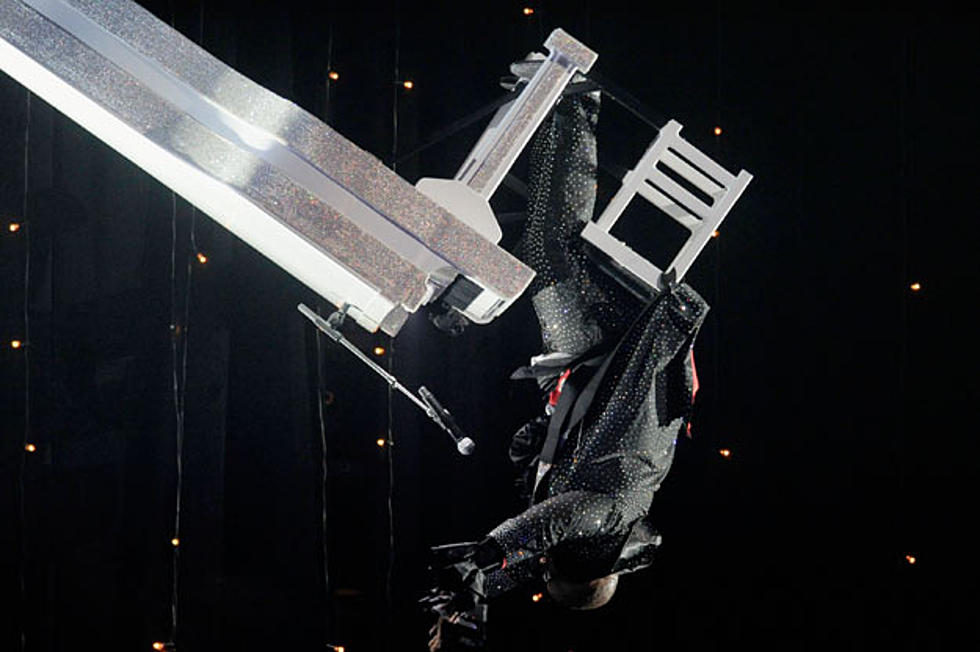 Cee Lo and His Piano Flip in Mid Air for &#8216;Crazy&#8217; Medley at 2011 Billboard Music Awards