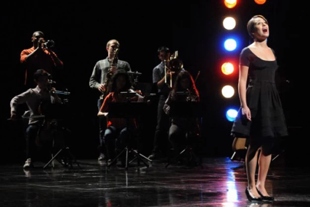 The 'Glee' season finale: Pomp, circumstance, sobbing, singing