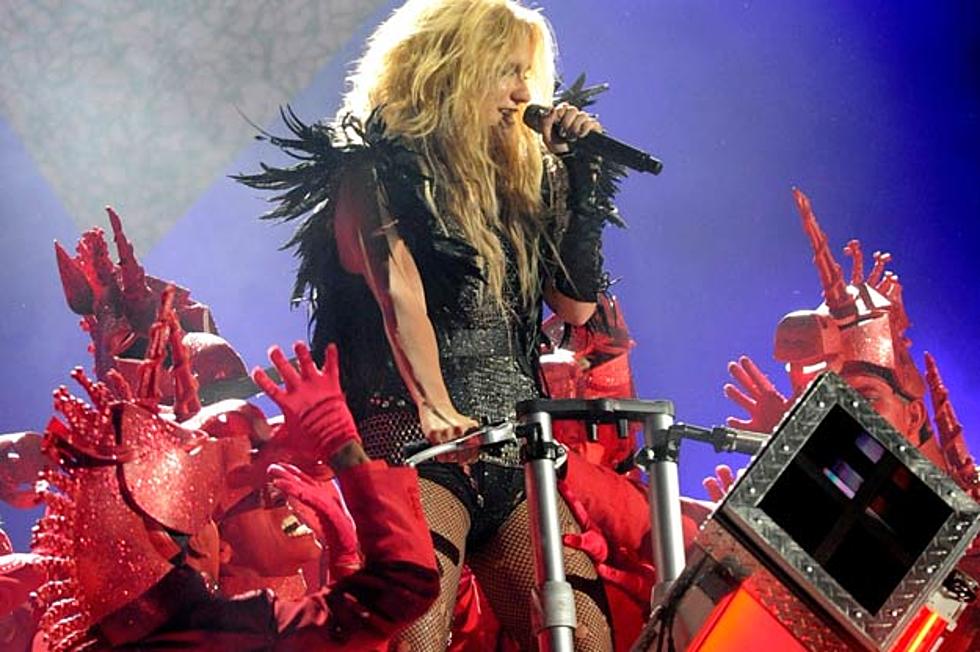 Kesha &#8216;Blows&#8217; Away Audience at the 2011 Billboard Music Awards