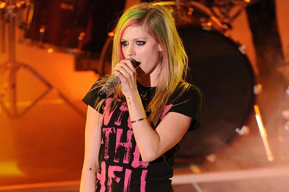 Avril Lavigne Apologizes for Swearing Rant at Tampa Bay Rays Game