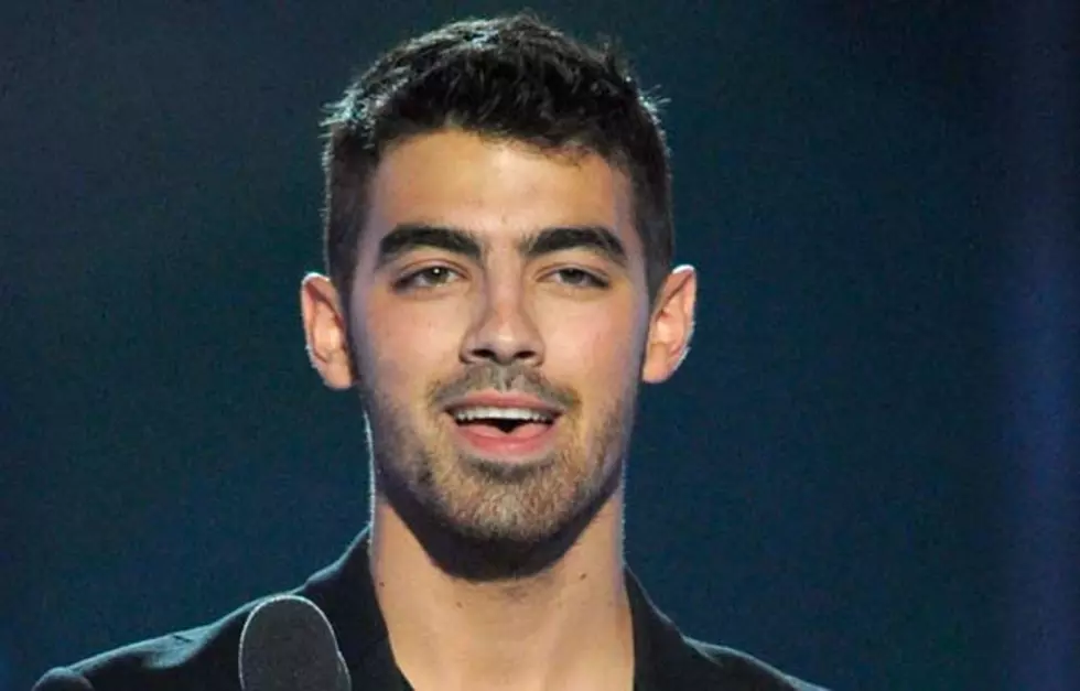 Joe Jonas Sings Gossip Headlines on BBC Radio 1