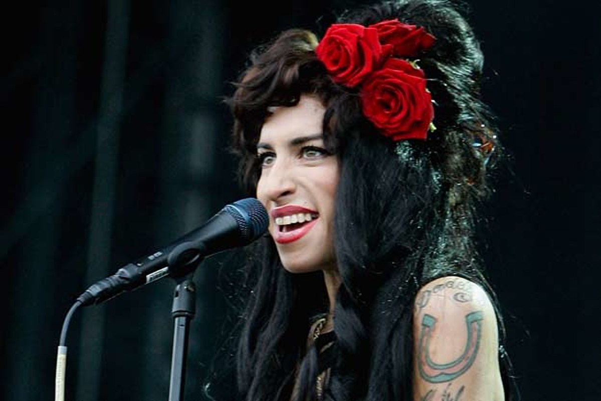 Amy Winehouse Autopsy Won't Happen Until Monday