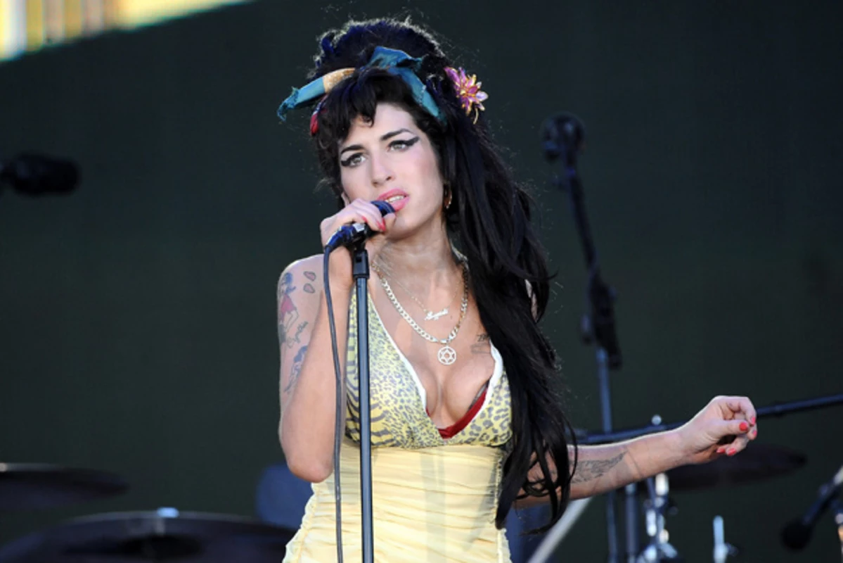 Amy Winehouse Autopsy Won’t Happen Until Monday
