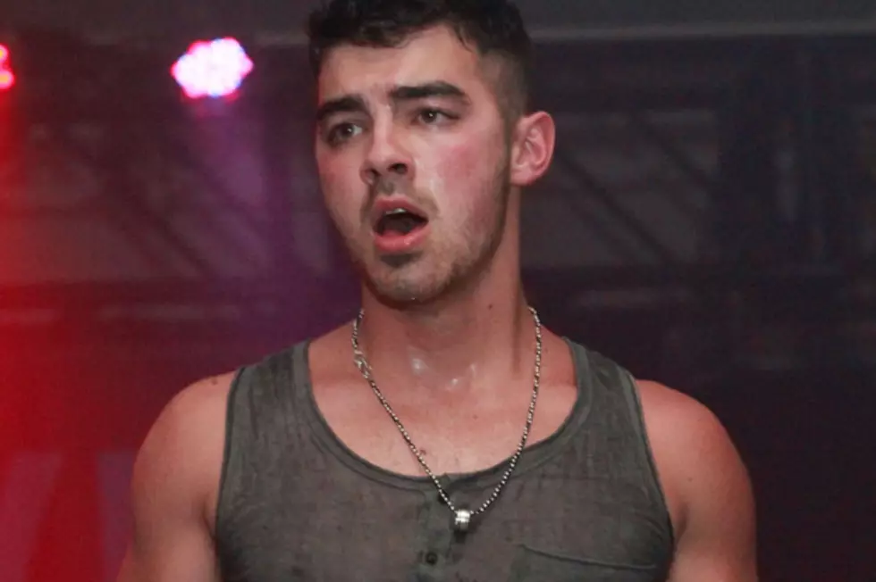 Brooklyn Audience Heckles Joe Jonas During Live Performance