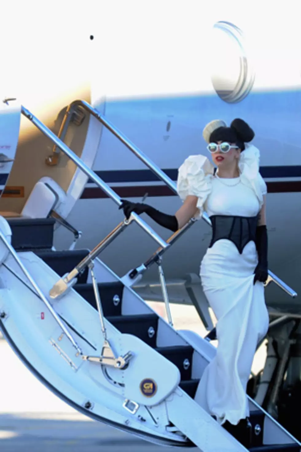 Lady Gaga Arrives in Sydney on Private Jet &#8211; Pic of the Week