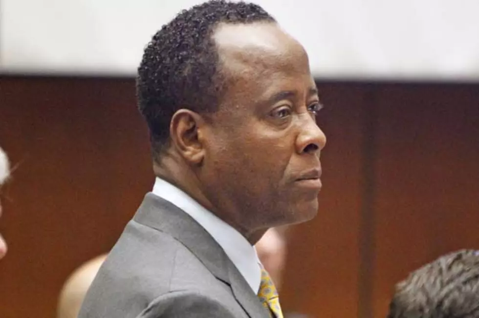 Conrad Murray&#8217;s &#8216;Frantic&#8217; Phone Call Played During Michael Jackson Trial