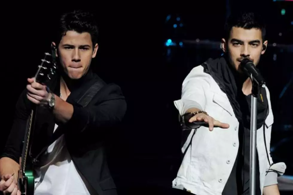 &#8216;Burnin&#8217; Up&#8217; Pop-Up Video Reveals Secrets Behind the Jonas Brothers Clip