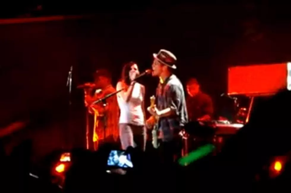 Bruno Mars Performs ‘It Will Rain’ Live With Skylar Grey