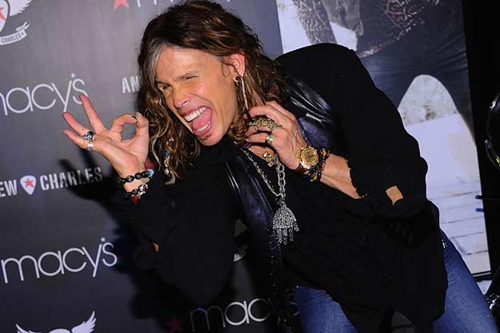 Steven Tyler Smashes Face in Hotel Shower, Had Food Poisoning