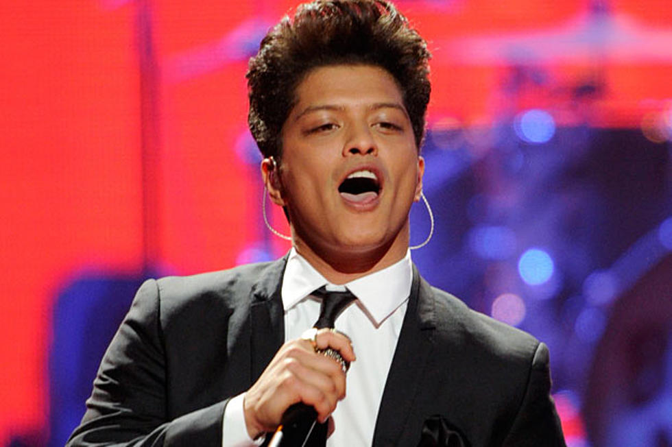 Bruno Mars Performs ‘Runaway Baby’ Live on UK’s ‘X Factor’