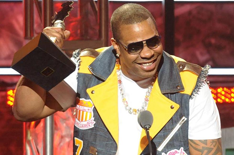 Busta Rhymes Wins Best Featured Verse Award for &#8216;Look at Me Now&#8217; at BET Hip-Hop Awards