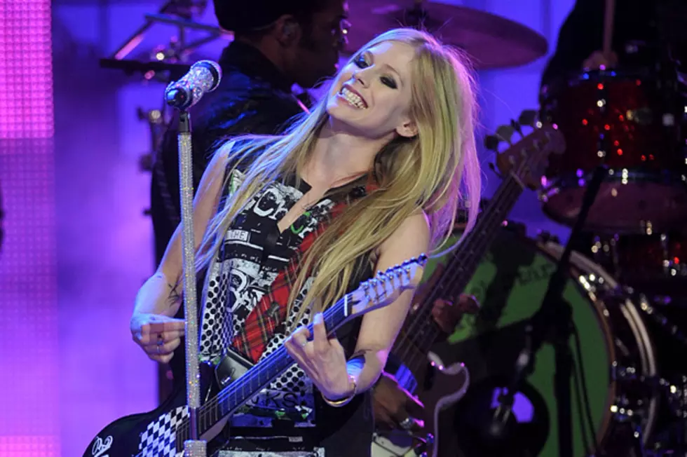 Avril Lavigne to Make Fan Mash Up Video for &#8216;Wish You Were Here&#8217;