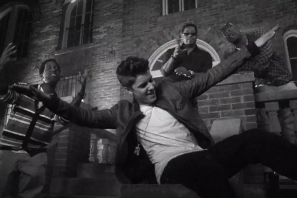 Justin Bieber and Boyz II Men Keep It Simple in &#8216;Fa La La&#8217; Video