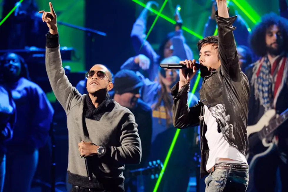Enrique Iglesias Gets Assist From a Choir + Ludacris at 2011 American Music Awards