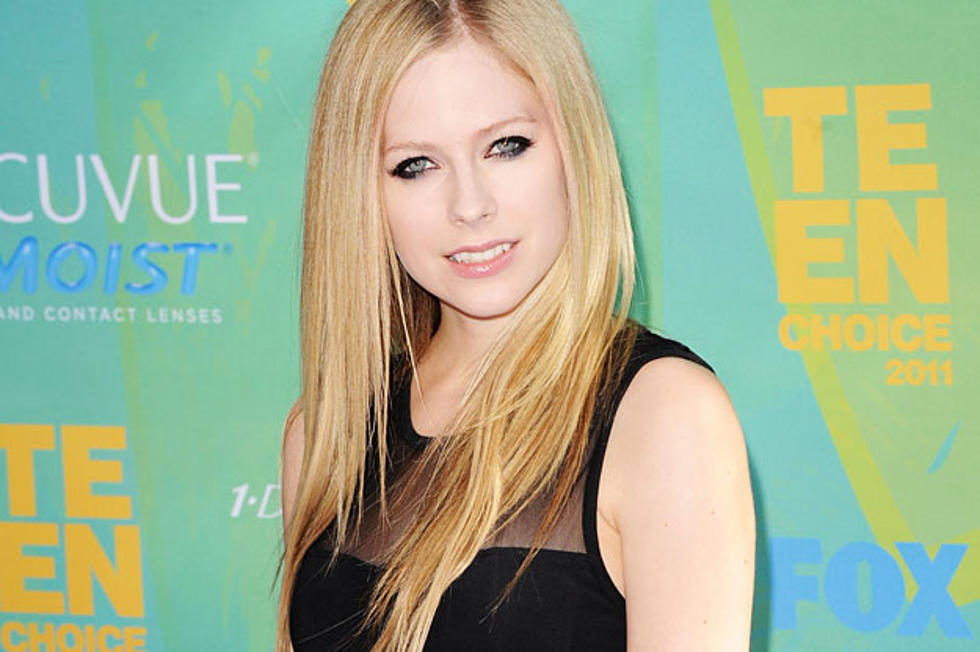 Avril Lavigne is the New Face (and Nails) of Sally Hansen