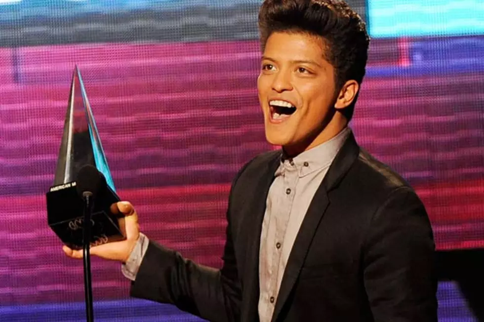 Bruno Mars Wins Best Pop / Rock Male Artist at American Music Awards