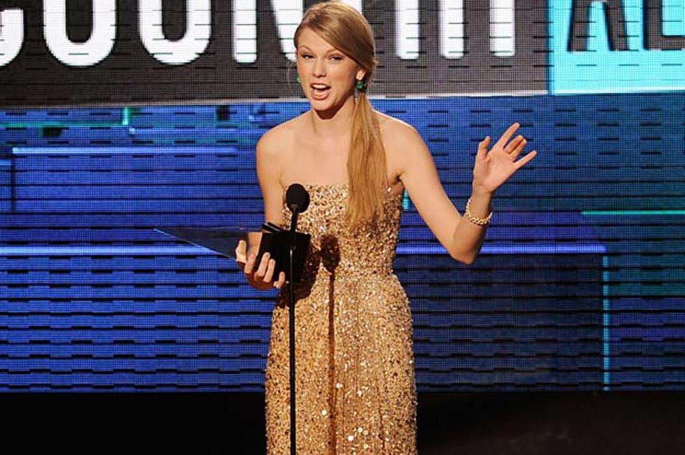 Taylor Swift Wins Favorite Country Album at 2011 American Music Awards