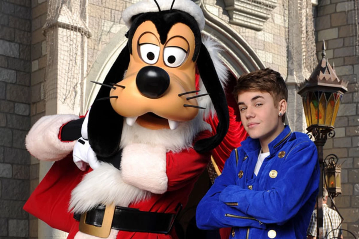 Justin Bieber Visits Disney World For Christmas Special