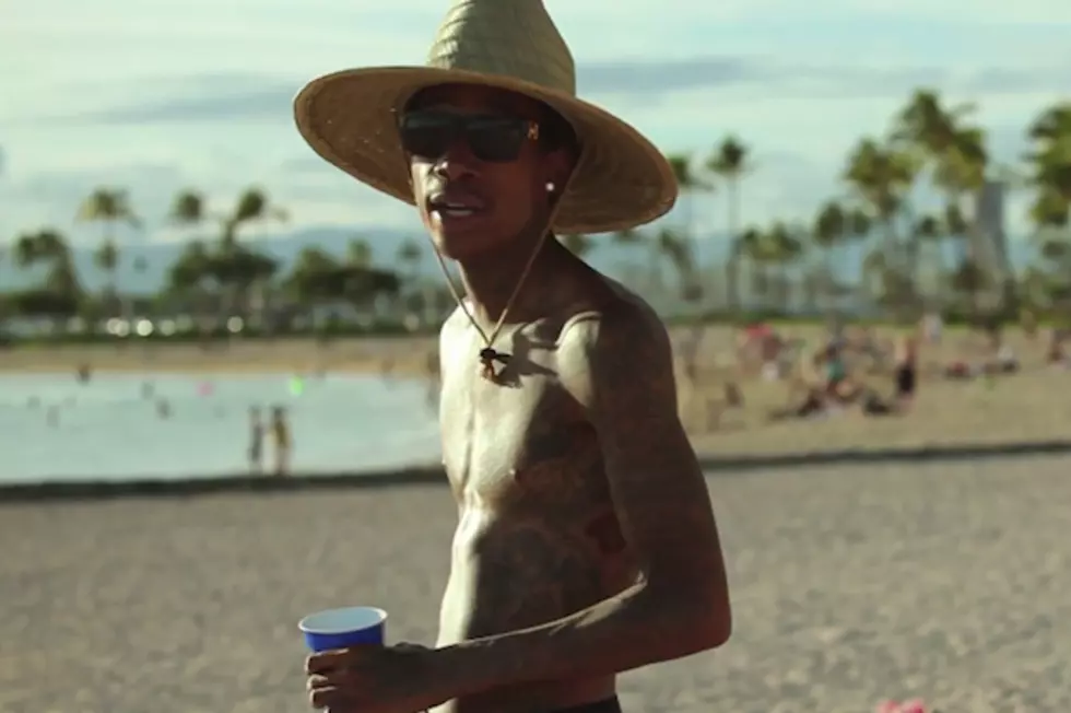 Wiz Khalifa Having Fun in the Sun in &#8216;California&#8217; Video