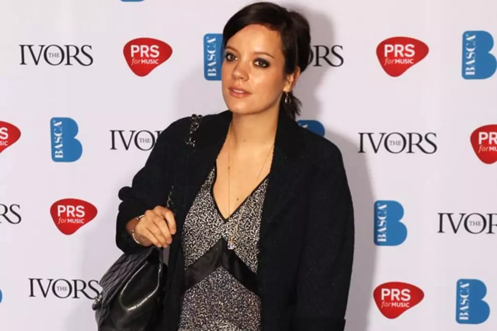 Lily Allen Rants About Breastfeeding … A Lot