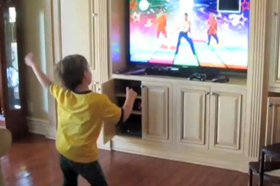 Britney Spears’ Son Shakes His Groove Thing