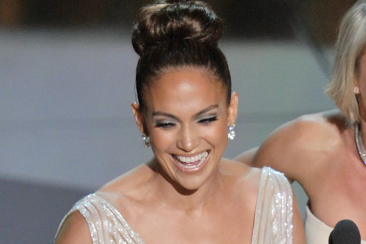 Jennifer Lopez Laughs Off Oscars Nip Slip