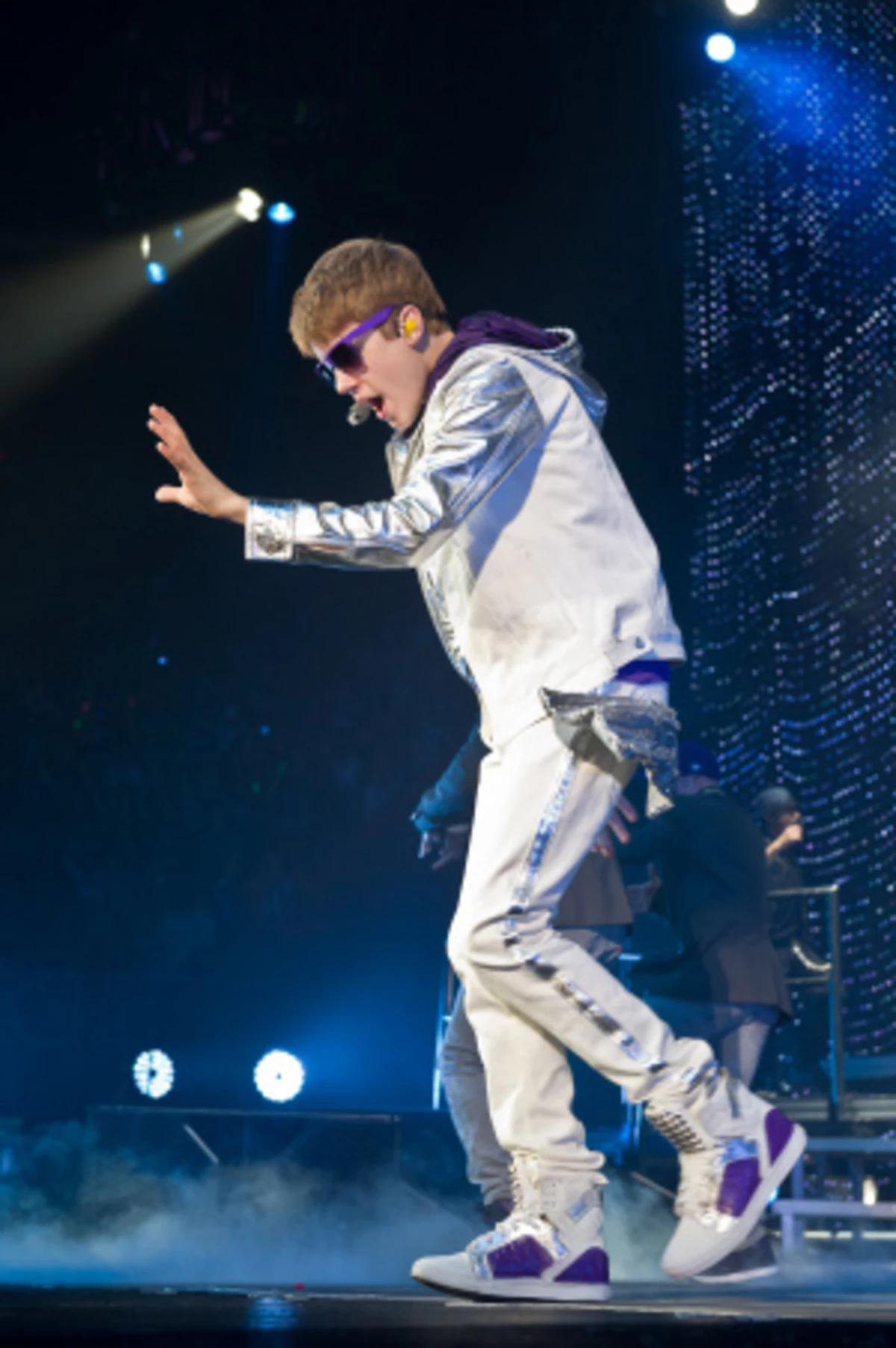 Justin Bieber Kicks It In Purple Sneakers… Again