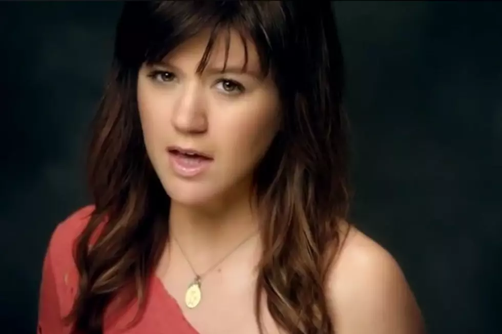 Kelly Clarkson Explores Social Issues in &#8216;Dark Side&#8217; Video
