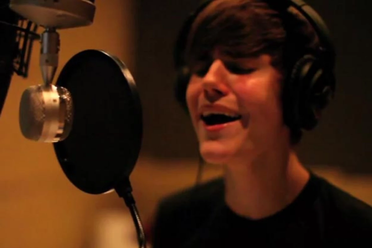 Justin Bieber Takes Us Inside the Studio for 'As Long As You Love Me'