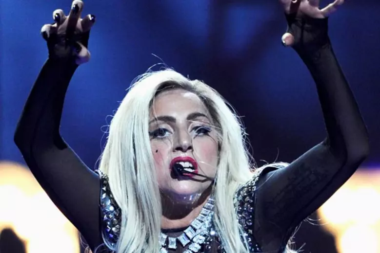 Lady Gaga gives hints about her new album from the studio and