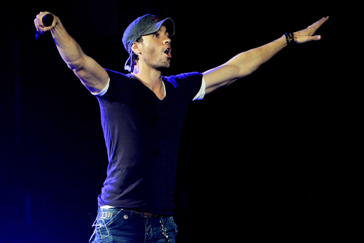 American Idol' Offers Enrique Iglesias Judging Spot.