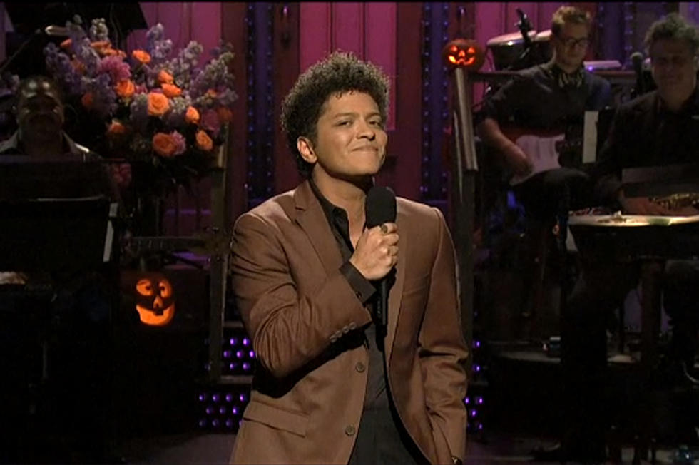 Bruno Mars Nails ‘Saturday Night Live’