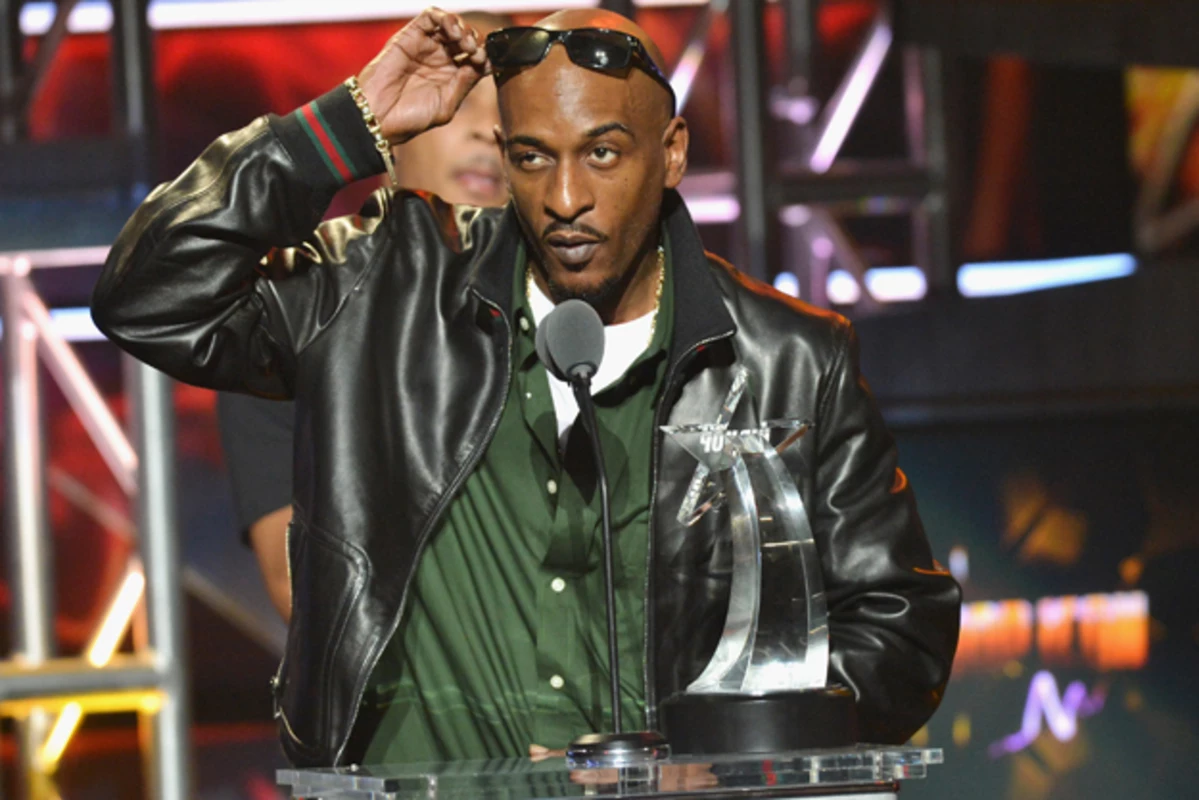 rakim honored with am hip hop trophy 2012 bet hip hop rakim honored with am hip hop trophy 2012 bet hip hop