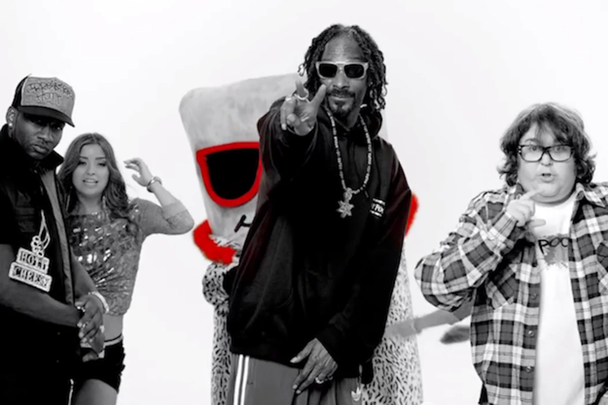 Snoop dogg drop it like. Снуп спел. Снуп Догг и Хайди Клум. Snoop Dogg Пугачева. Snoop Dogg Drop it like it's hot.