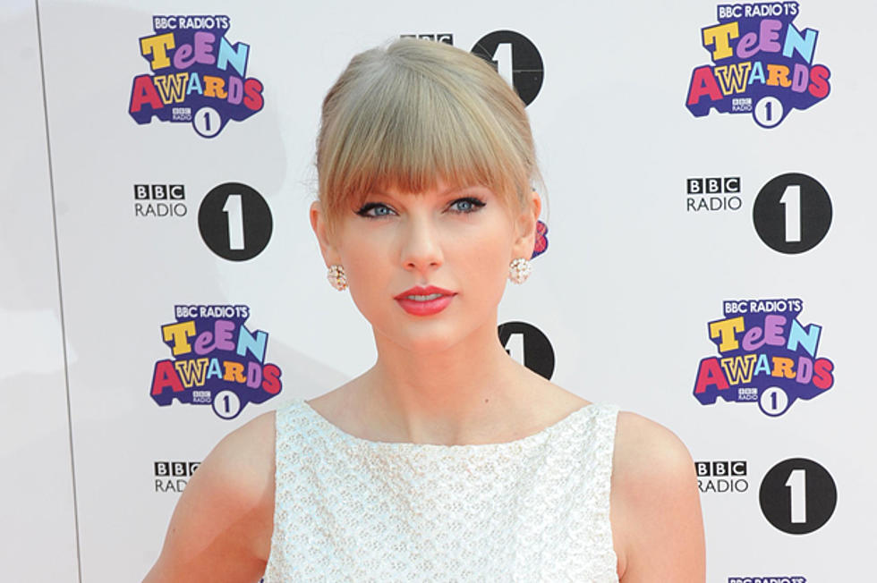 Taylor Swift Teaming Up With Papa John’s Pizza for ‘Red’ Deals