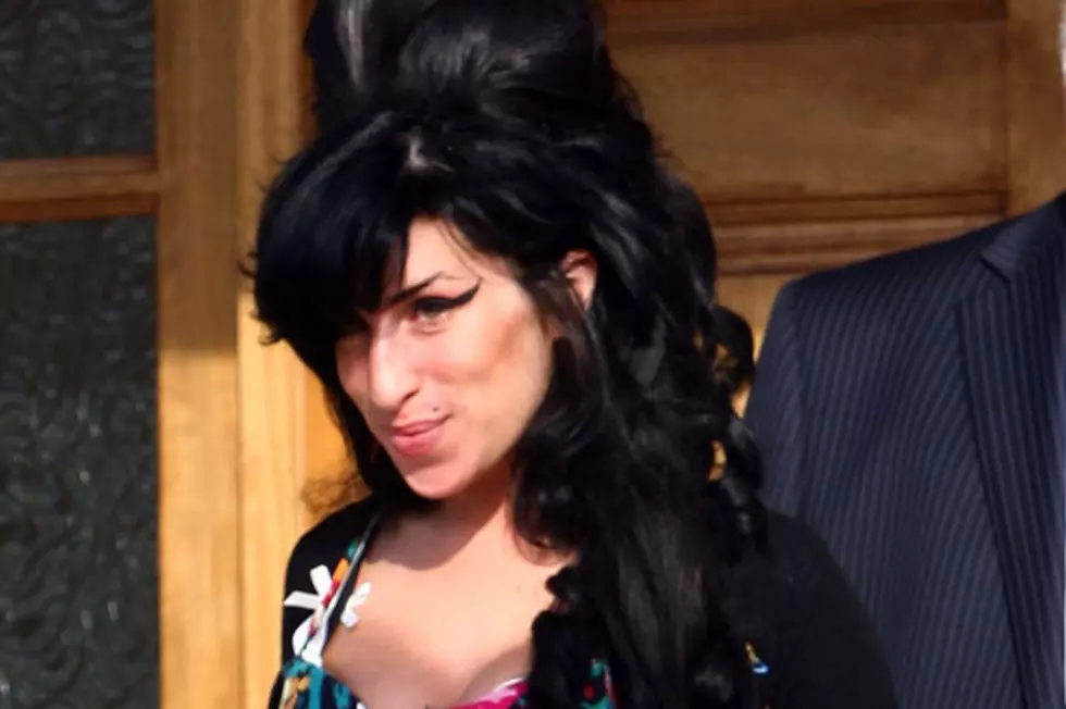 Pop Bytes: Amy Winehouse Play in the Works + More
