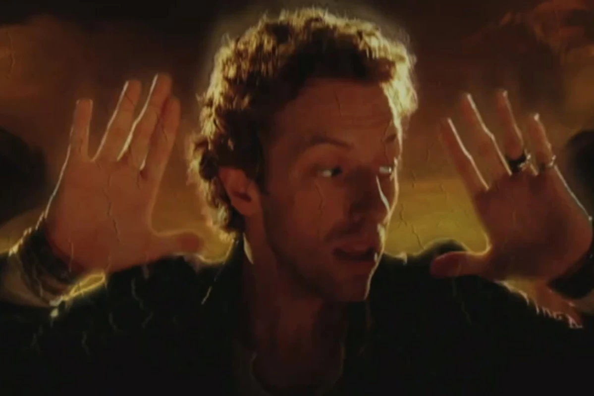 Pixelated Pop Stars: It’s Coldplay Frontman Chris Martin!