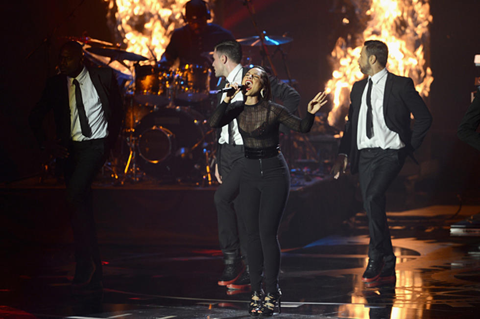 Alicia Keys Performs ‘New Day’ + ‘Girl on Fire’ at 2012 MTV Europe Music Awards
