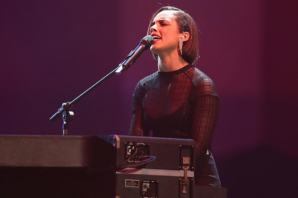 Alicia Keys Celebrates ‘Girl of Fire’ Release With Empire State Building LED Light Show