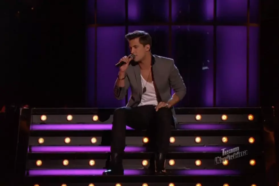 Dez Duron Charms During His Performance of ‘You Smile’ on ‘The Voice’