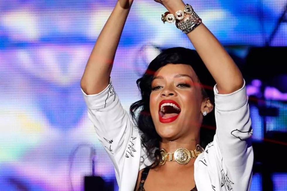Rihanna Notches First No. 1 Album With &#8216;Unapologetic&#8217;