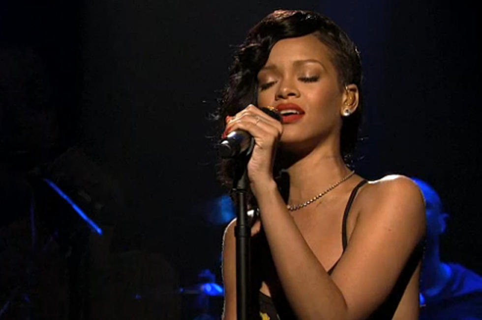 Rihanna Shines Bright Like a ‘Diamond’ During Trippy ‘SNL’ Performance