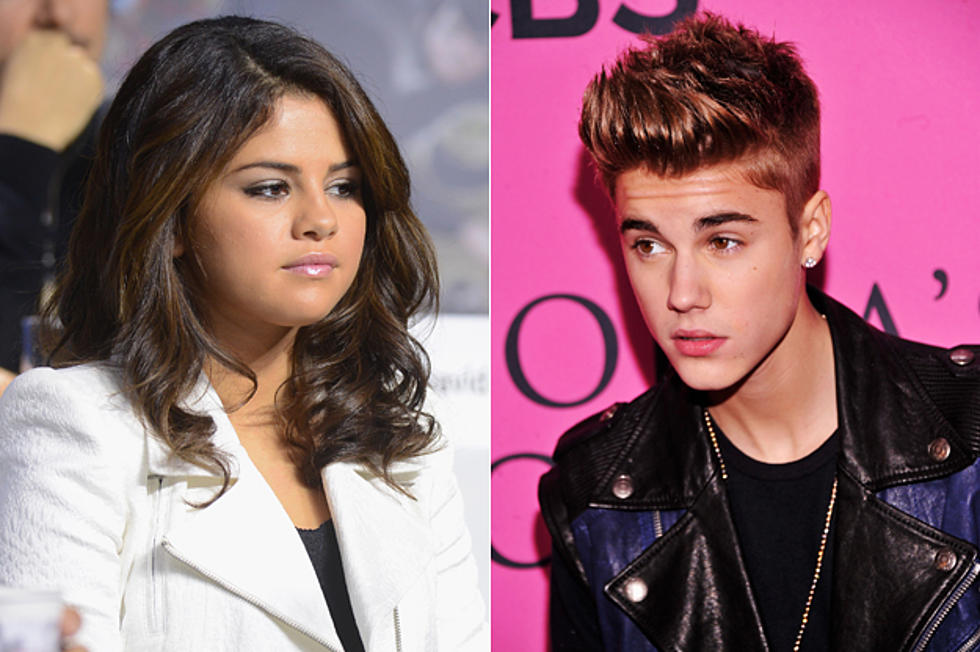 Justin Bieber Flirts With Victoria&#8217;s Secret Models Following Rumors of Selena Gomez Split
