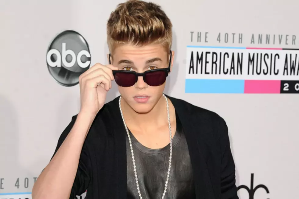 Justin Bieber Wins Favorite Pop/Rock Male Artist at the 2012 American Music Awards
