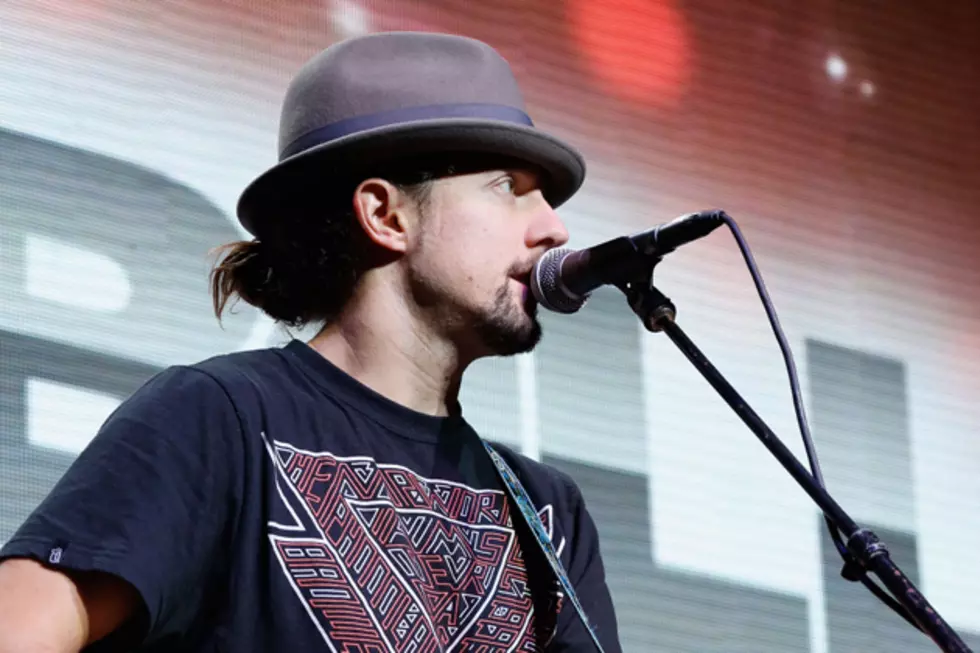 Watch Jason Mraz Bring a ‘Winter Wonderland’ to the Z100 Jingle Ball 2012