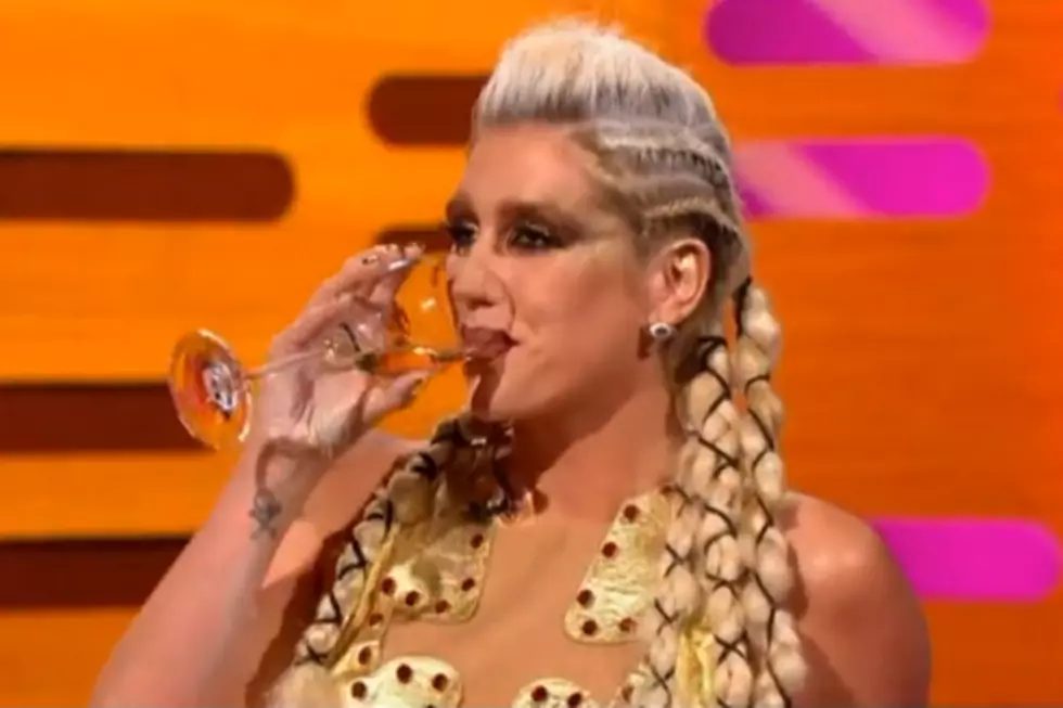Kesha Giggles, Gushes About Stalking Stars and Guzzles Booze on the &#8216;Graham Norton Show&#8217;
