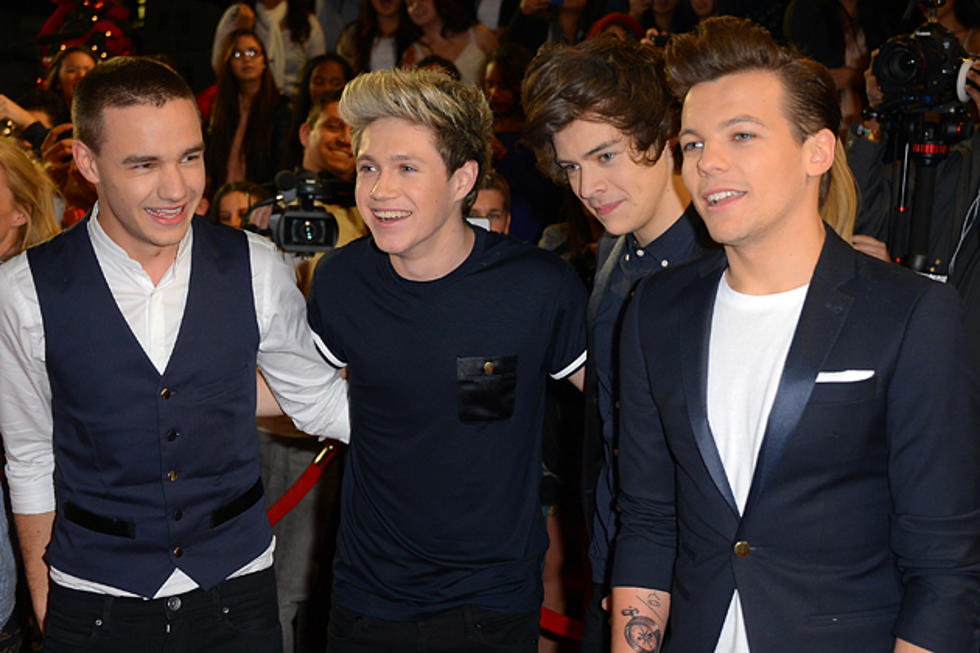 One Direction Seal ‘X Factor’ Season Finale With a ‘Kiss’