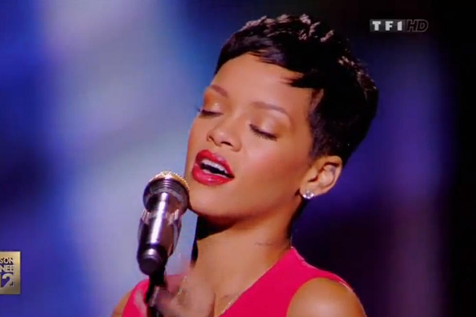 Rihanna Sparkles With &#8216;Diamonds&#8217; Performance on French TV