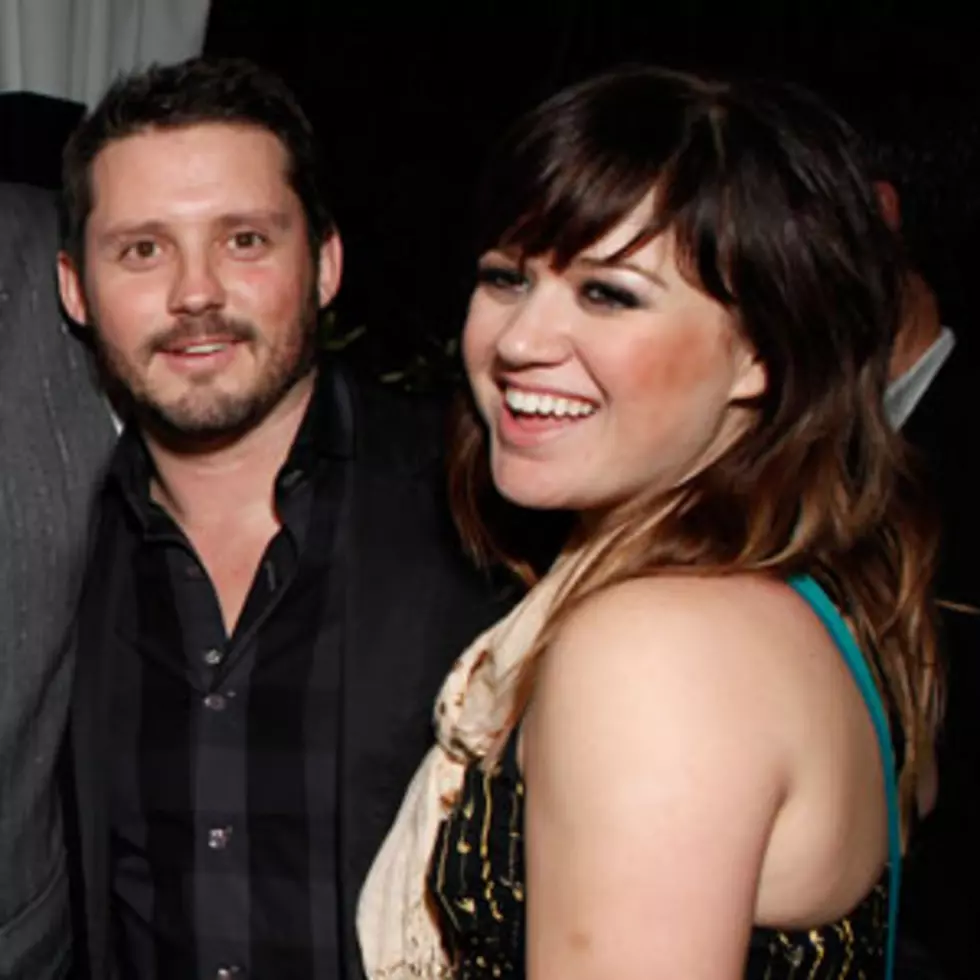 Kelly Clarkson + Brandon Blackstock &#8211; Pop Stars Engaged in 2012