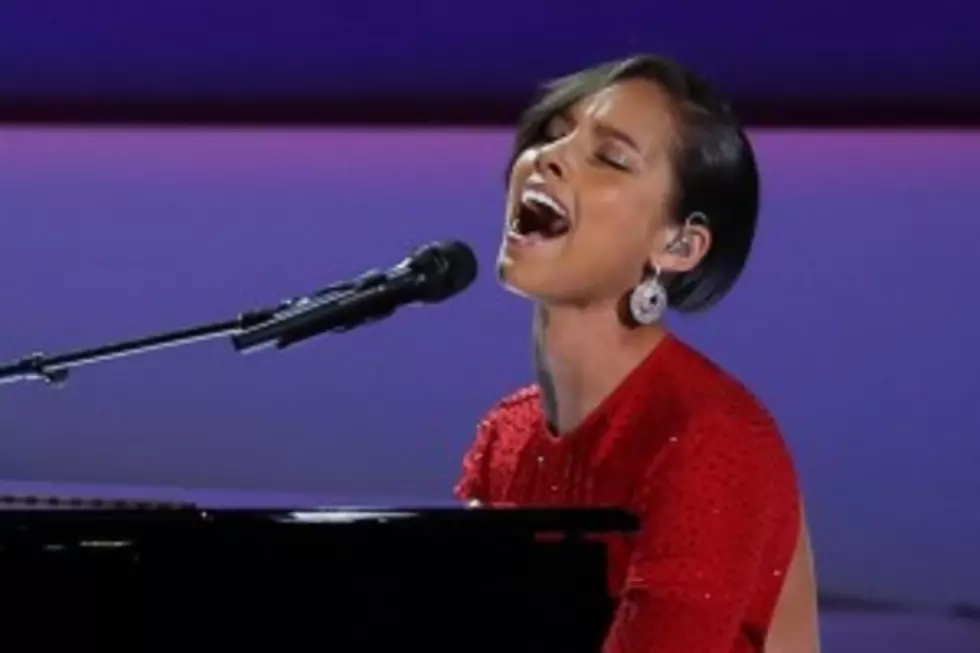 Alicia Keys Performing National Anthem at Super Bowl